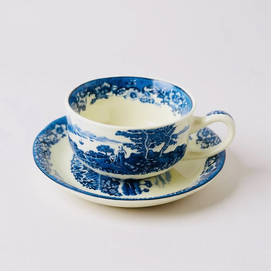 the classic tea and saucer set