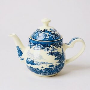 the classic tea and saucer set